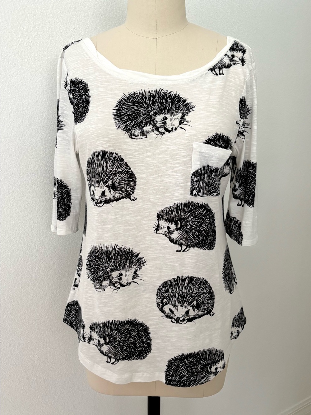 Anthropologie Postmark Hedgehog shirt NWT Graphic White Black Vintage L